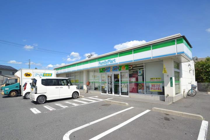 コンビニ　ファミリーマート（コンビニ）まで1082m