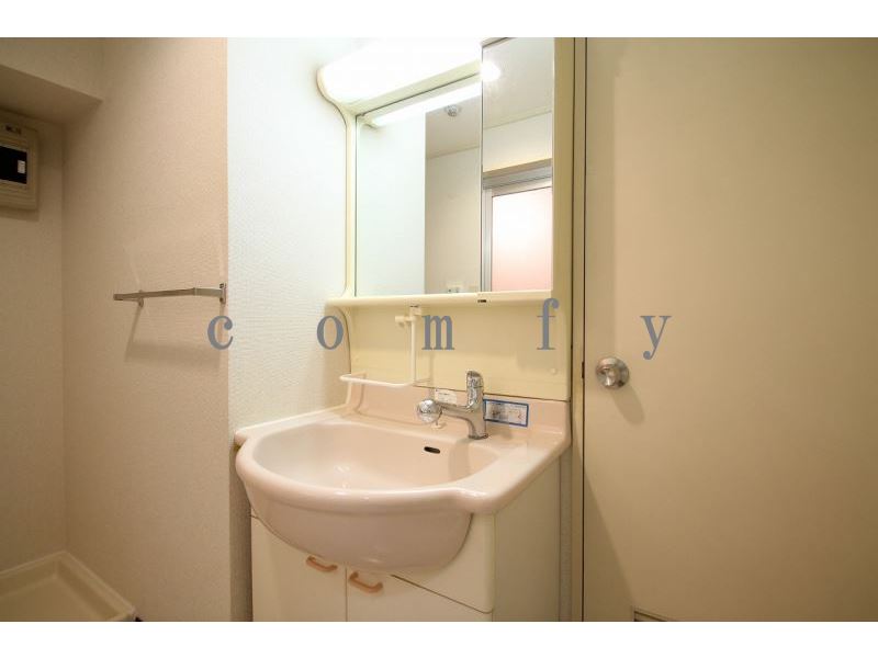 洗面設備　独立洗面台です。