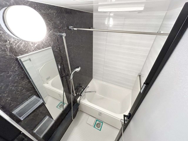 バス・シャワールーム　※同物件参考写真