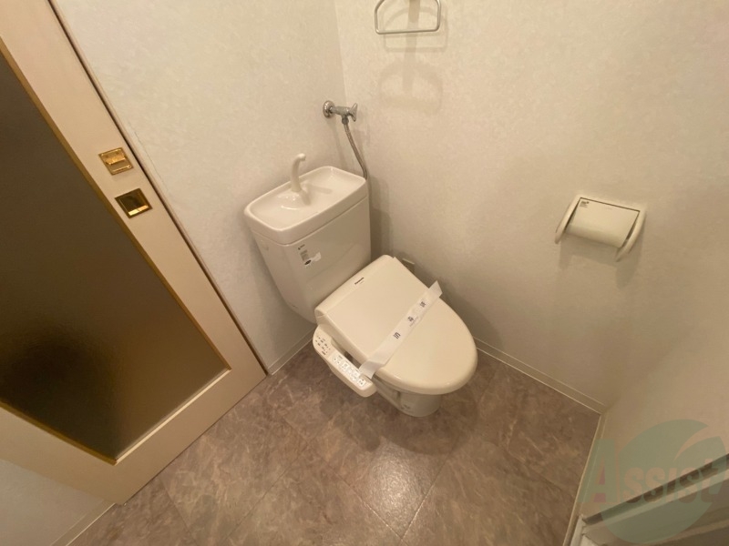 トイレ　こちらはトイレです。清潔感があり、安心して使用できます。