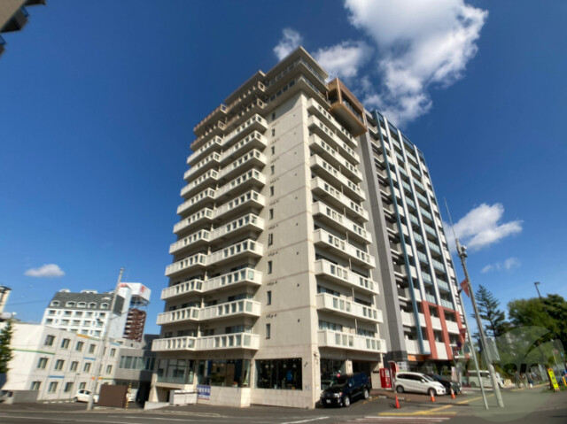 建物外観　札幌市中央区南四条東「アルファスクエア南４条」