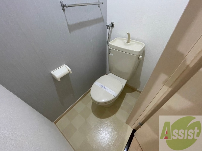 トイレ　こちらはトイレです。清潔感があり、安心して使用できます。