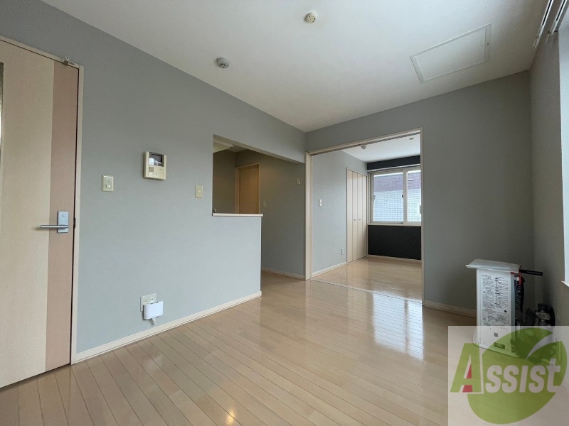 居室・リビング　広くてキレイなお部屋が広がっていて、充実した生活が送れそう。