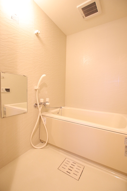 バス・シャワールーム　追焚付きのバスルームです♪