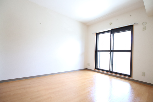 その他部屋・スペース　リビング隣の洋室６帖です♪