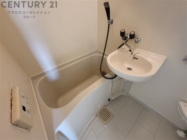 バス・シャワールーム　シンプルで機能的なユニットバスです！