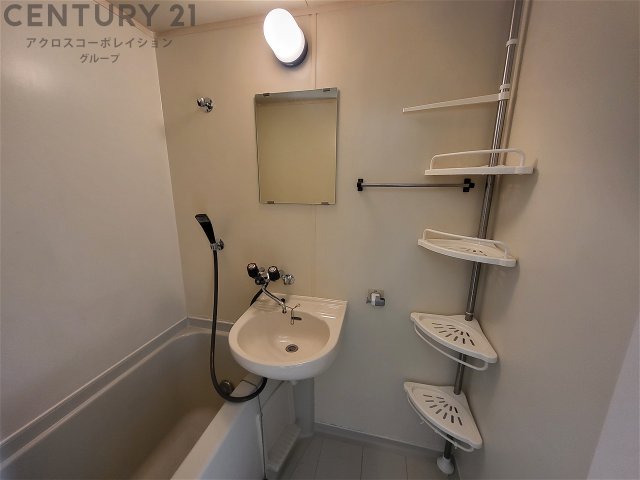 洗面設備　浴室内に洗面台付き！