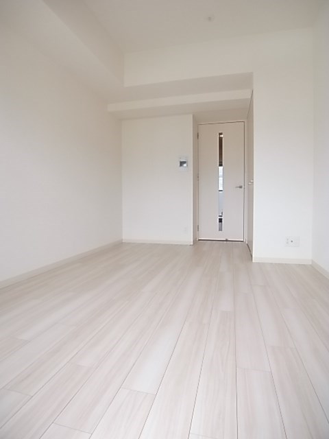 居室・リビング　こちらのリビングで趣味の時間をお楽しみください