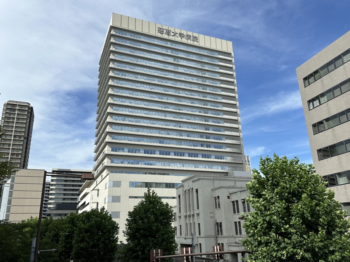 病院　東京慈恵会医科大学附属病院（病院）まで450m