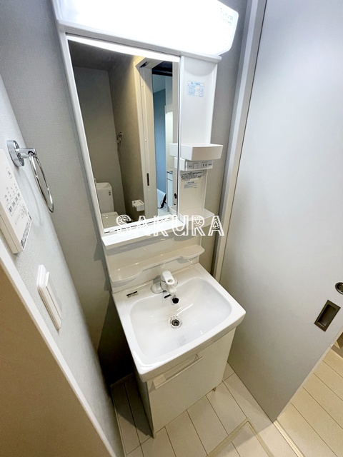 洗面設備　身支度に欠かせない独立洗面台♪