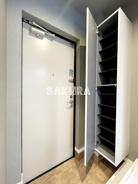 玄関　ゆったりとした玄関スペースです♪