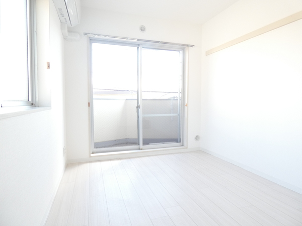 居室・リビング　角部屋・梁なし！