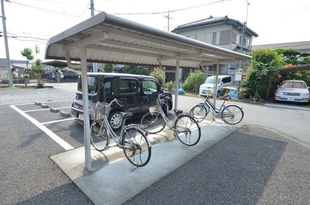 その他共有部分　★屋根付き駐輪場です♪★