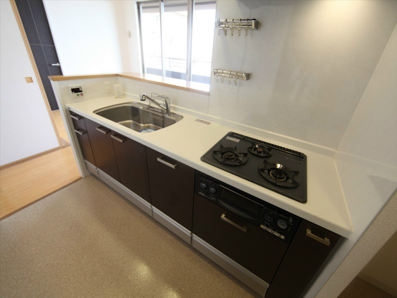 キッチン　カウンターキッチン　3口ガスコンロ　グリル付き