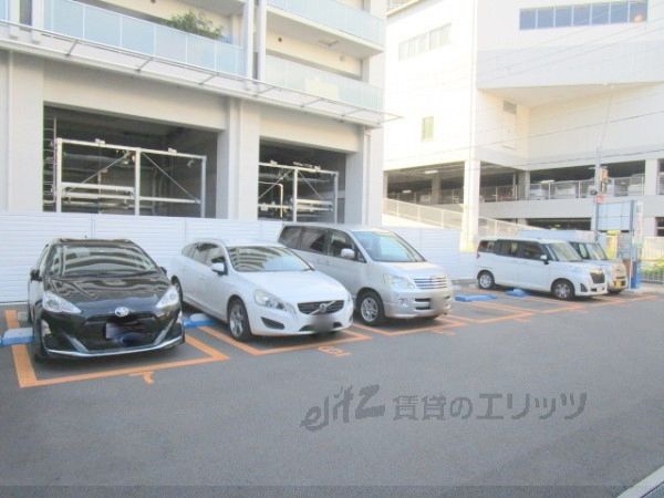 その他　敷地内パーキング