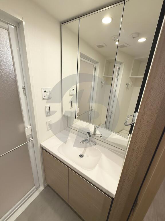 洗面設備　反転タイプ