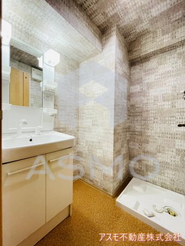 洗面設備　同マンション別部屋　参考写真