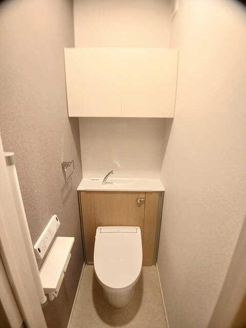 トイレ　温水洗浄暖房便座