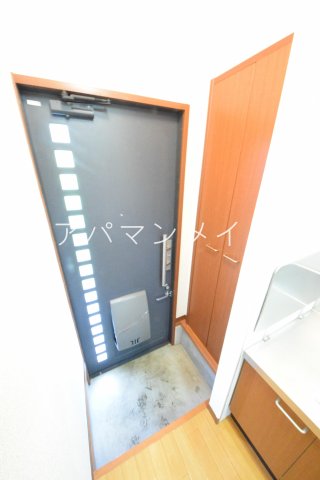 玄関　収納もある玄関です