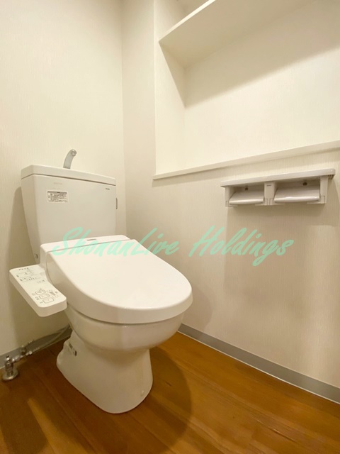 トイレ　温水洗浄便座付き♪