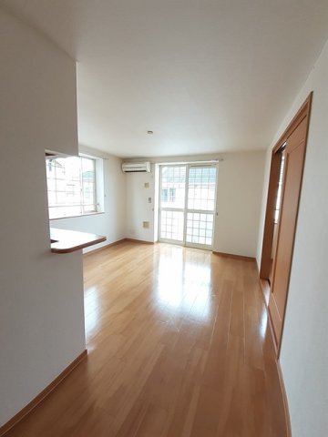 居室・リビング　ゆったり過ごせる居間です