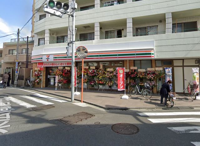 コンビニ　セブンイレブン新小岩4丁目店（コンビニ）まで142m