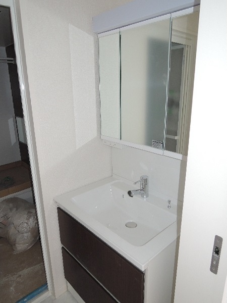 洗面設備　身支度に欠かせない独立洗面台♪