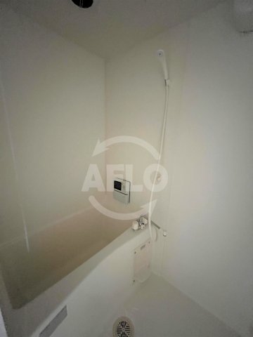 バス・シャワールーム　メゾンナカムラ北堀江　浴室