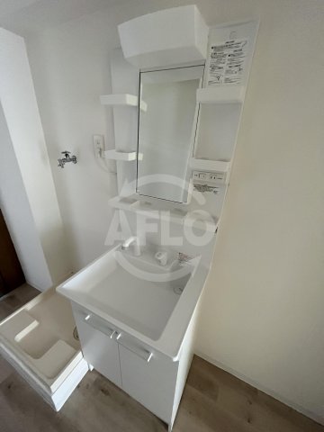 洗面設備　メゾンナカムラ北堀江　独立洗面台