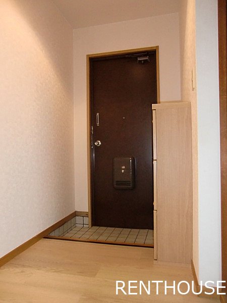 玄関　別号室の写真になります