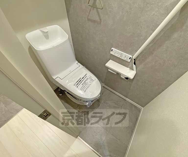 トイレ　ウォシュレット機能付きトイレです。