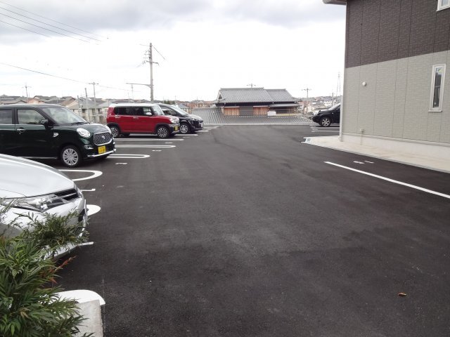 駐車場　駐車場