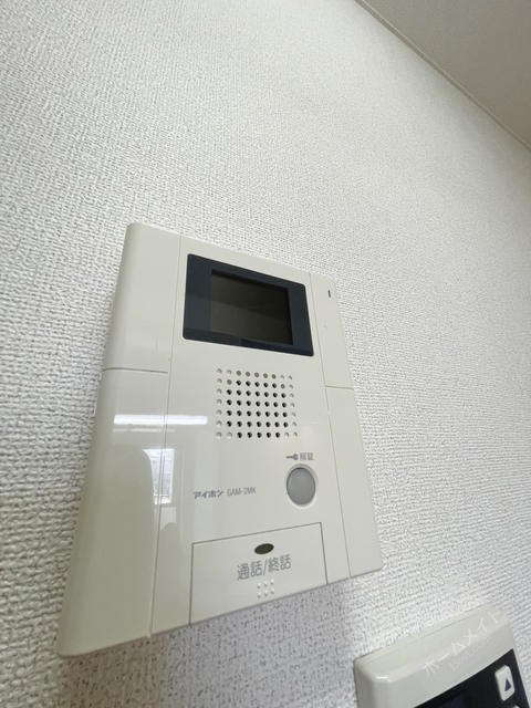 セキュリティ　モニターホンで来訪者を確認できます♪