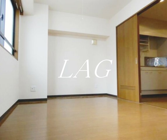 居室・リビング　洋室のお部屋です。（同仕様です。）