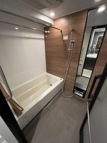 バス・シャワールーム　コンパクトで使いやすいお風呂です