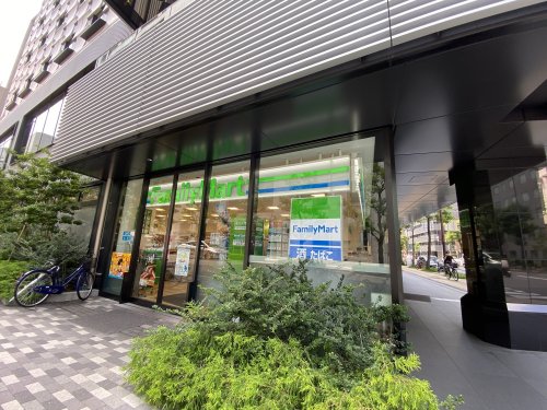 コンビニ　ファミリーマート（コンビニ）まで90m