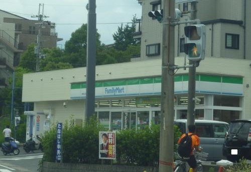 コンビニ　ファミリーマート　草津笠山店（コンビニ）まで400m