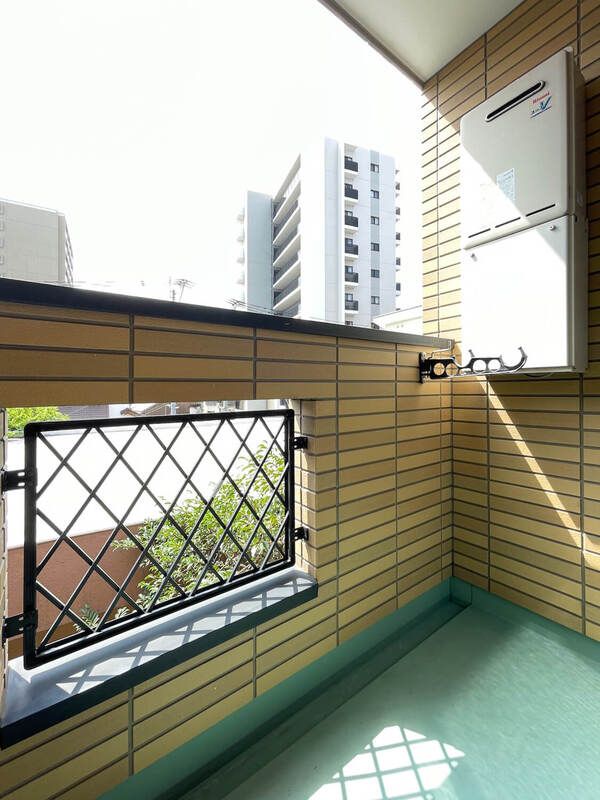 バルコニー　同物件別室写真