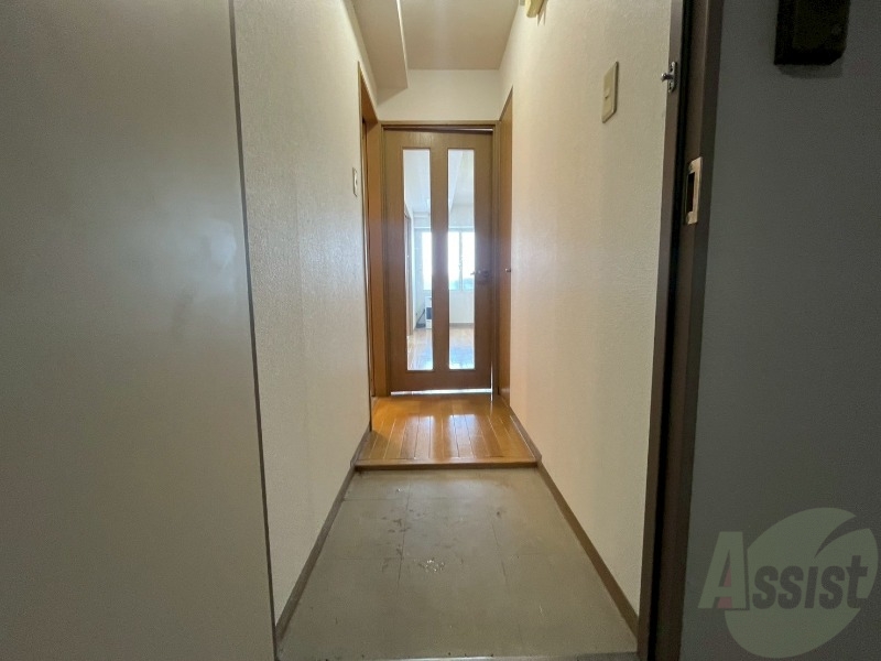 玄関　玄関の様子です。明るい印象ですね。気分もあがりそう。