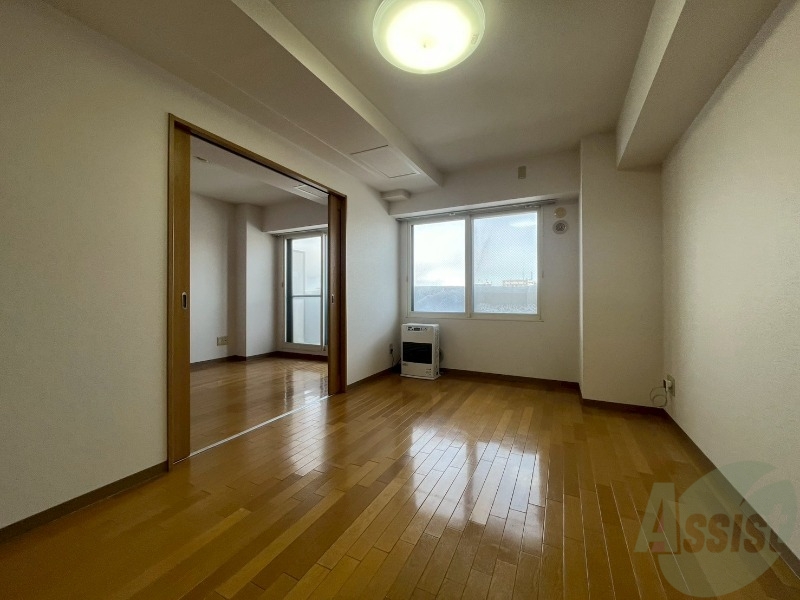 居室・リビング　広くてキレイなお部屋が広がっていて、充実した生活が送れそう。