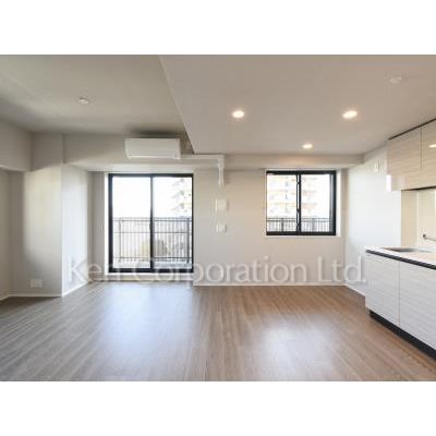 居室・リビング　同タイプ6階のお部屋を撮影。仕様が異なることがあります。