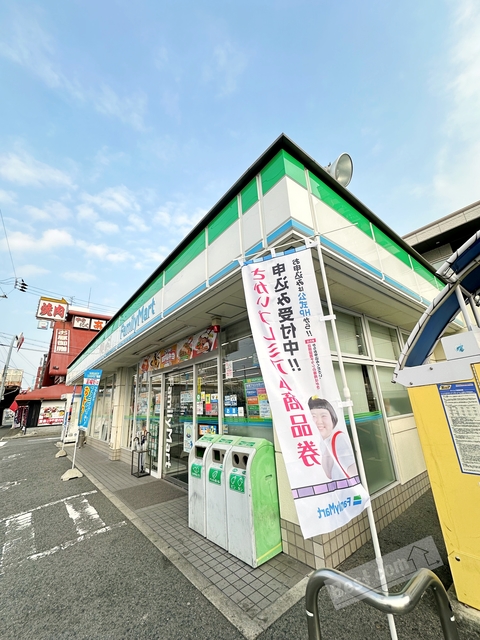 コンビニ　ファミリーマート浜寺石津町店（コンビニ）まで183m