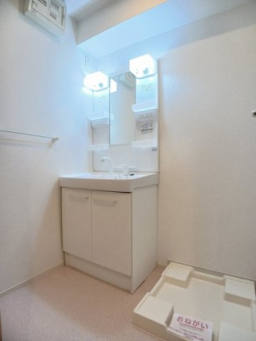 洗面設備　コンパクトで使いやすい洗面所