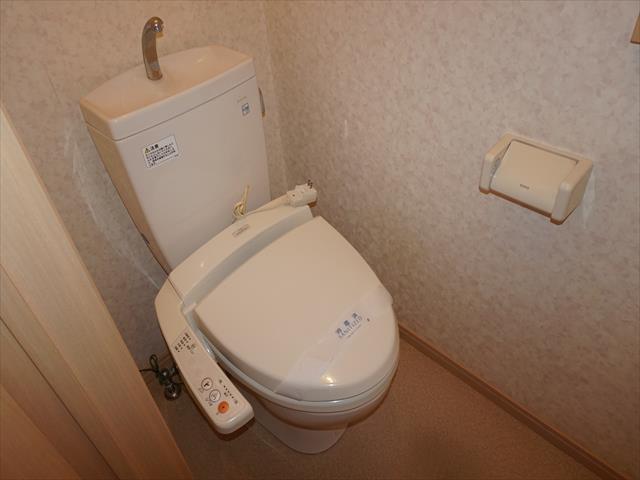 トイレ　温水洗浄暖房便座