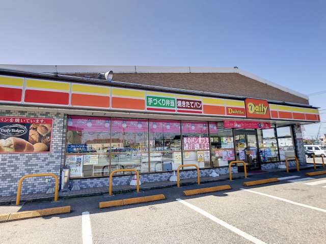 コンビニ　デイリーヤマザキ金沢大徳店（コンビニ）まで744m