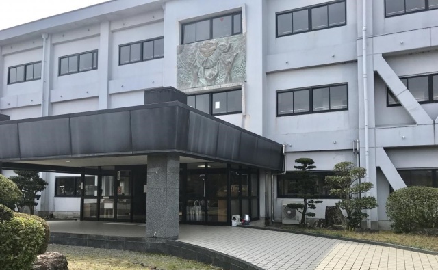 中学校　多賀町立多賀中学校（中学校）まで1217m