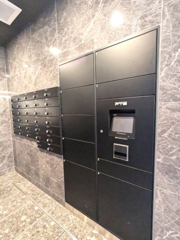 エントランス　宅配BOX