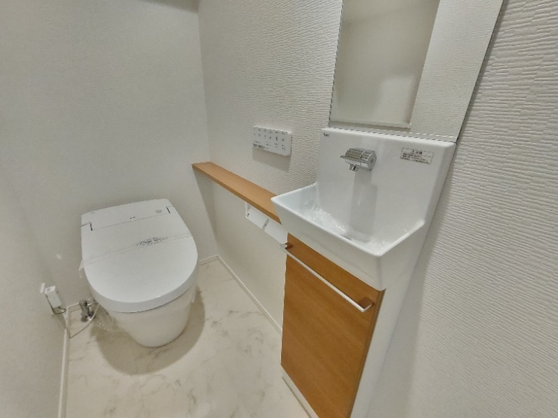 トイレ　手洗場の付いたリラックスできるトイレ