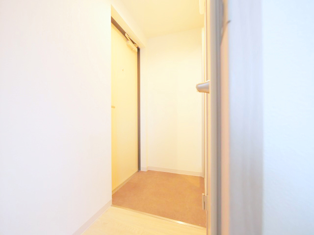 玄関　シューズボックス・姿見付きの玄関！