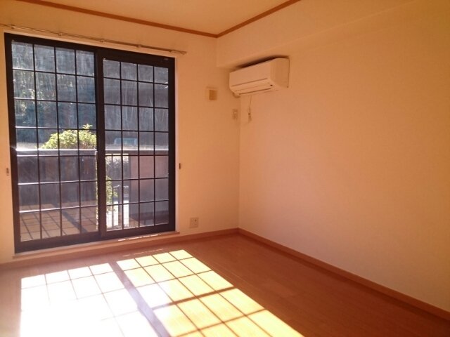 居室・リビング　ゆったり過ごせる居間です